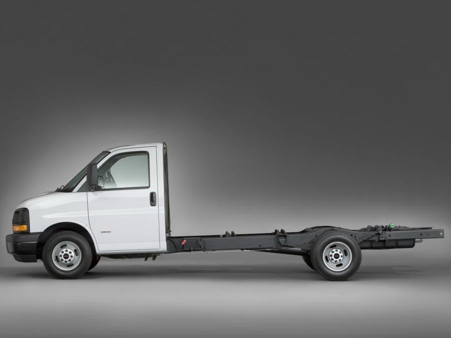 GMC Savana 4500 Cutaway Van 2008 года  (фото 4 из 8)
